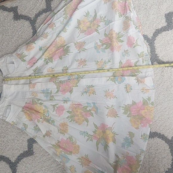 Chaus Vintage Short Sleeve Button Down Top and Skirt Set Size Med - Picture 13 of 13